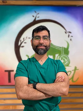 Dr. Leandro Castro